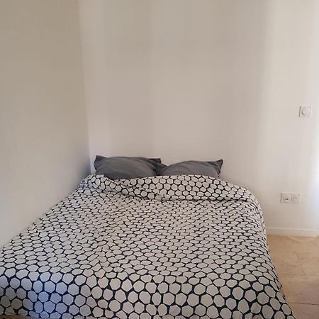 Central And Comfortable Studio, Near Train Station Марсилия Екстериор снимка